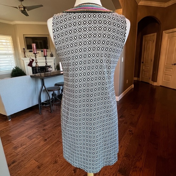 Rafaella Sleeveless Shift Dress Women’s Medium Black White Colorful Embroidery - Picture 5 of 10